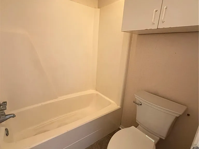 3206 Dallis Dr — Photo 9
