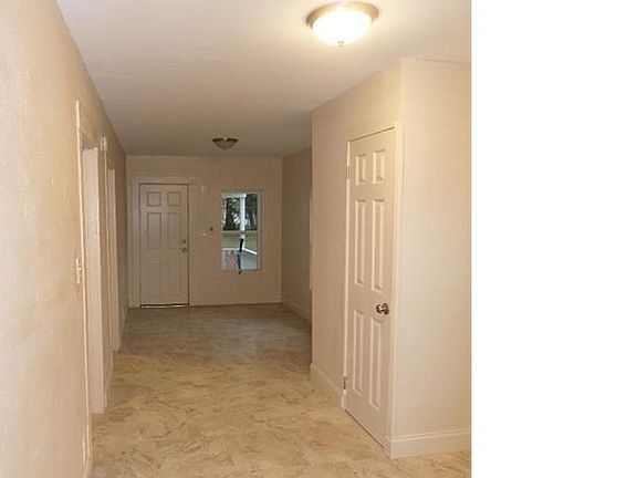 5th image of 1220 Upton Ct S
