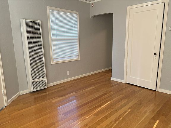4th image of 725 Mellus St