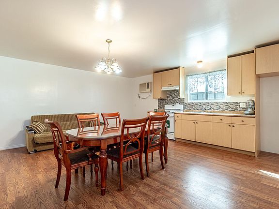 4th image of 7908 Forsythe St