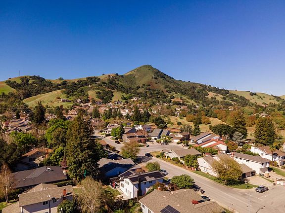 4th image of 16705 Willow Creek Dr