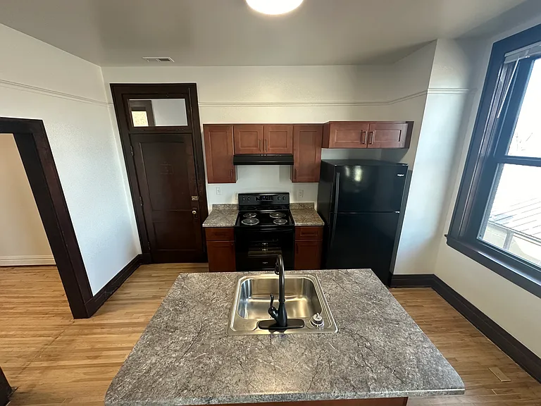 303 1/2 Grand Ave #6 — Photo 3