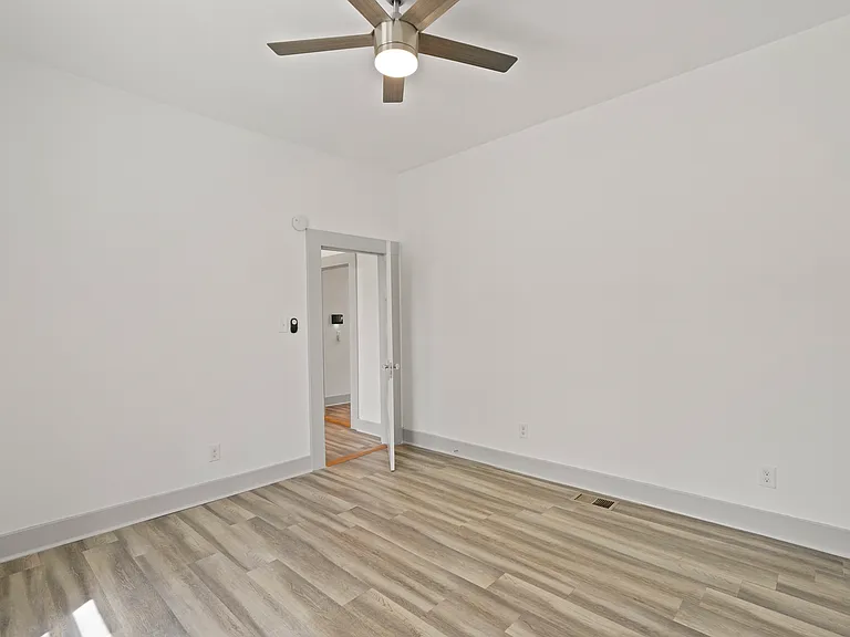 902 E Bolton St #A — Photo 38