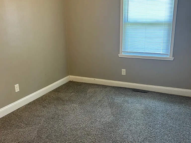 609 Wagonwheel Rd — Photo 10