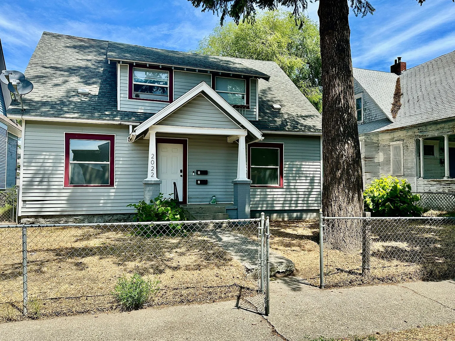 2022 W Dean Ave — Photo 2