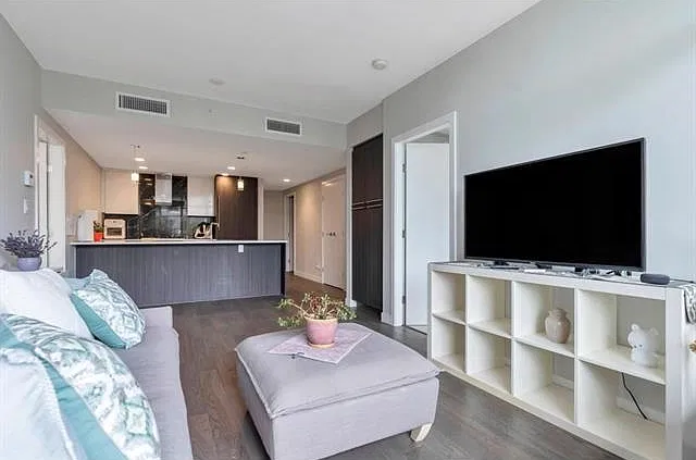 2 bed, 967 sqft, $3,700 — Photo 4
