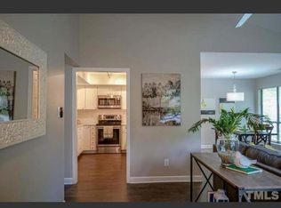 152 Manhattan Ct, Cary, NC 27511