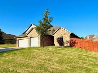 2717 Hermoso Cir, Edmond, OK 73034
