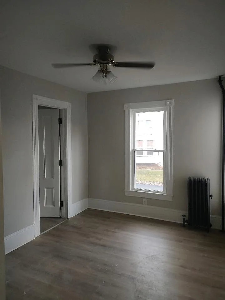 2 bed, 1.5 bath, 900 sqft, $1,550 — Photo 4