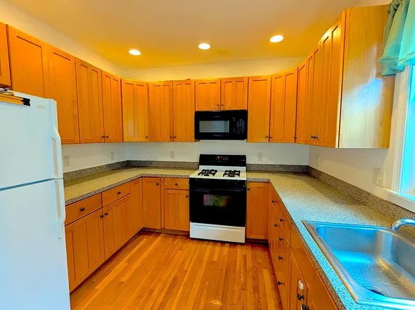 340 Franklin St APT 2, Cambridge, MA 02139