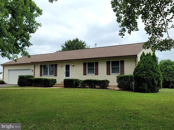 5th image of 7430 Botha Rd