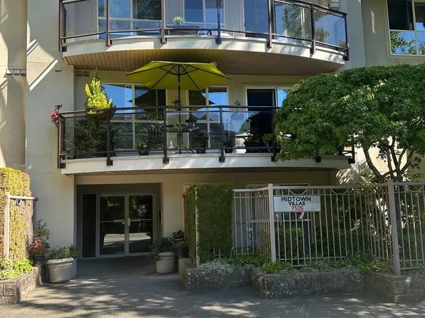 7505 138th St #212, Surrey, BC V3W 0W6