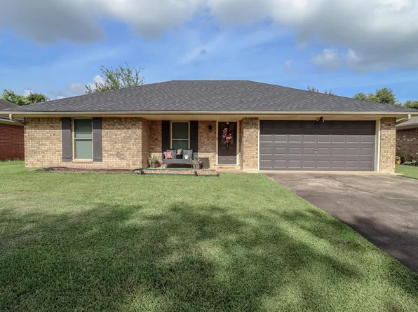 2055 Stacy St, Beaumont, TX 77707