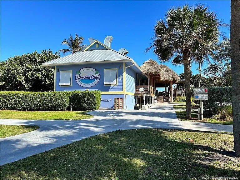 352 NE Starboard Dr — Photo 42