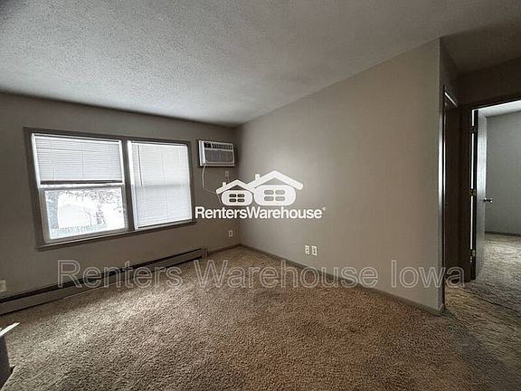 4th image of 1334 32nd St #12