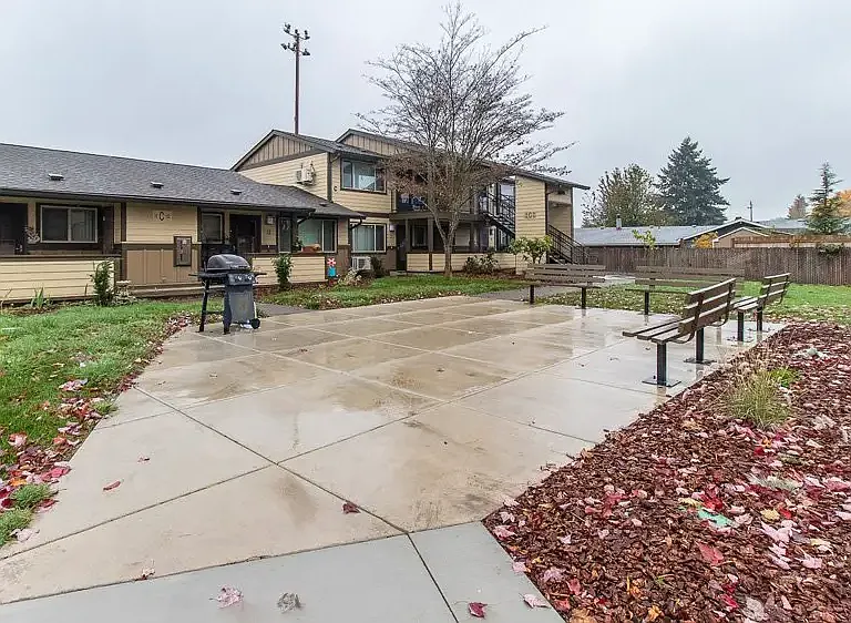 621 N Douglas Ln — Photo 1
