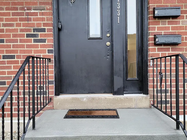 1331 Astor St #2 — Photo 5