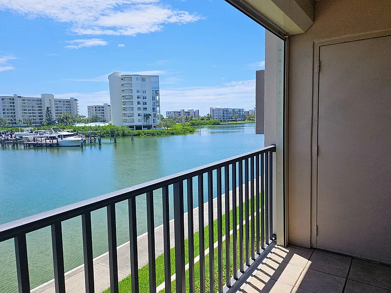 7600 Sun Island Dr S #204 — Photo 31