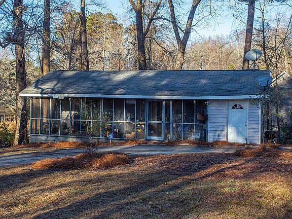 3rd image of 139 Sinclair Ln