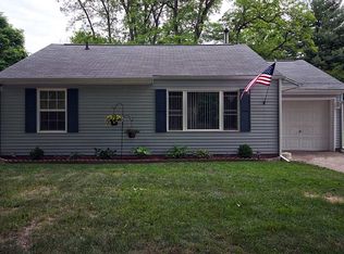 2810 S Locust Rd, South Bend, IN 46614