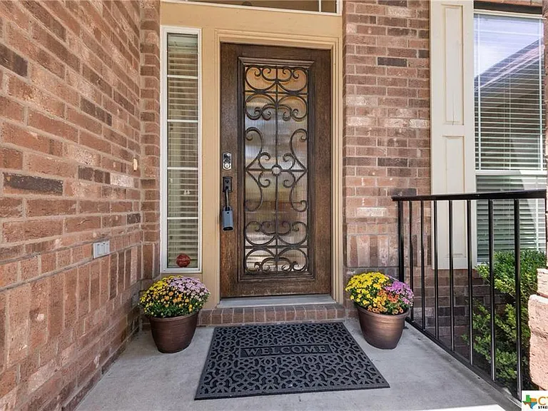 419 Atlanta Park Dr — Photo 2