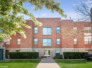 3255 Kirchoff Rd APT 305, Rolling Meadows, IL 60008