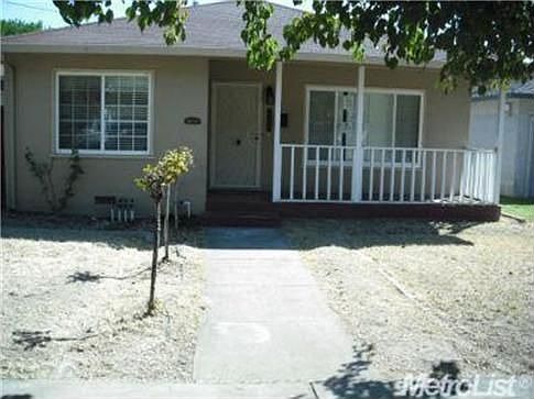 2nd image of 612 W Lockeford St
