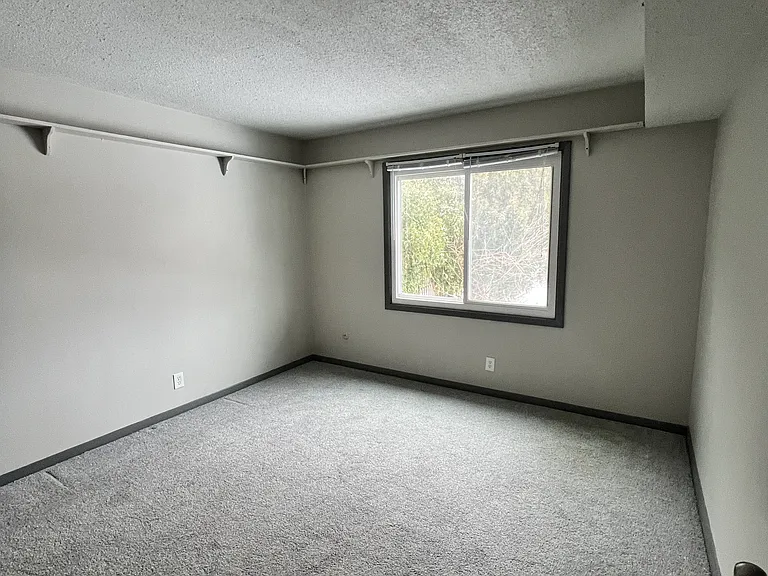 2440 Shaker Ct — Photo 6