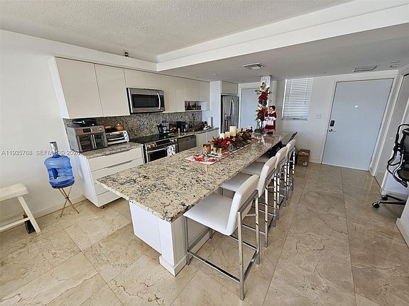 5th image of 3000 S Marcos Dr #P402