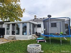 2nd image of 28648 Balmoral St