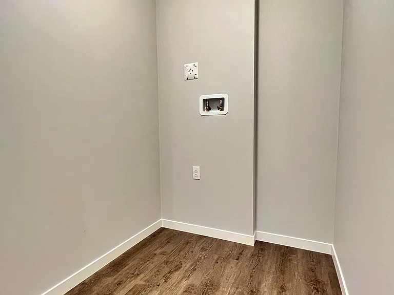 213 Mountain St — Photo 9