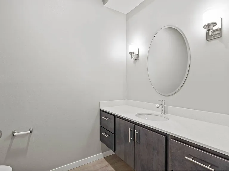 The 85 Bathroom | Townhomes T1