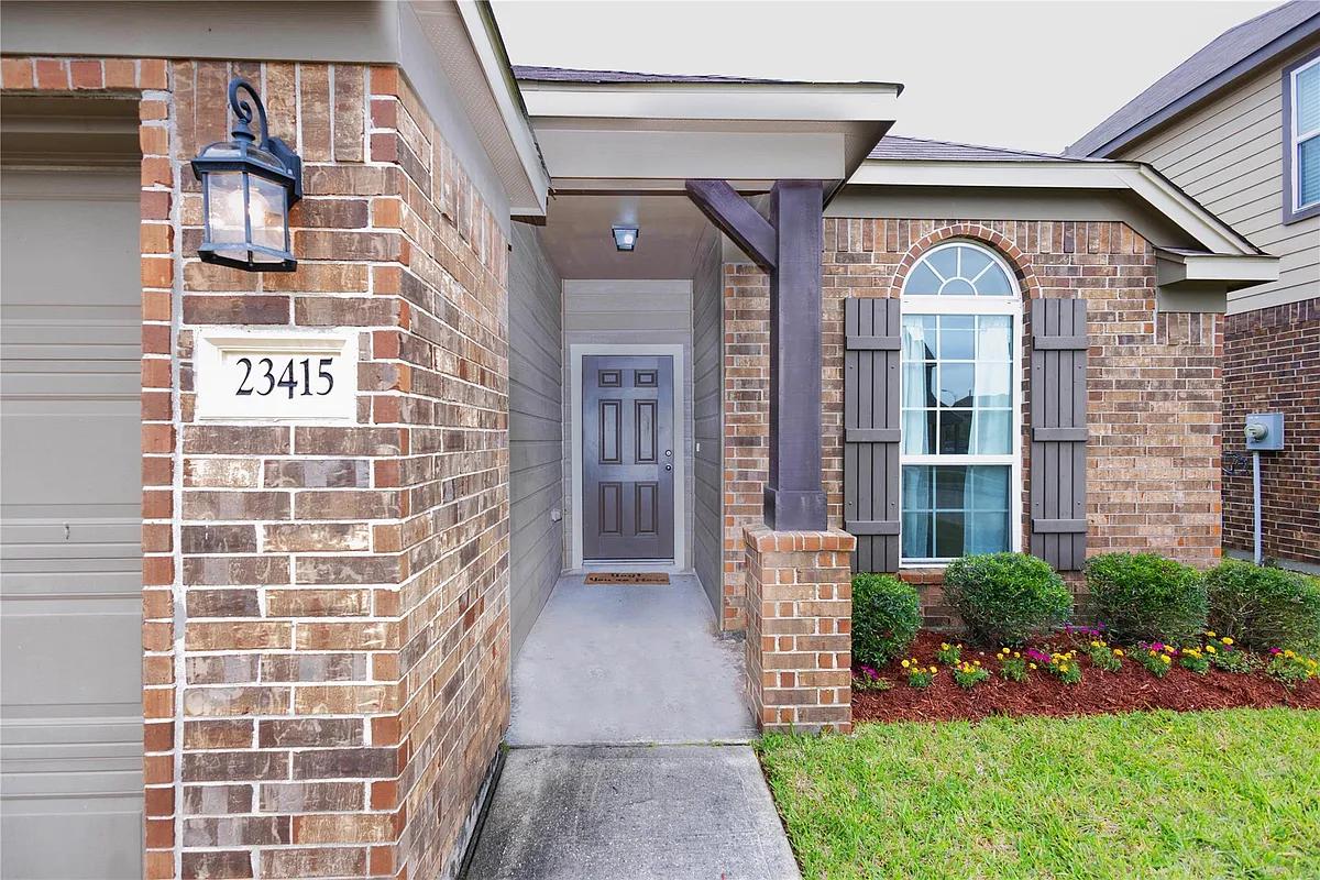 Building Photo - 23415 Snowy Ridge Dr