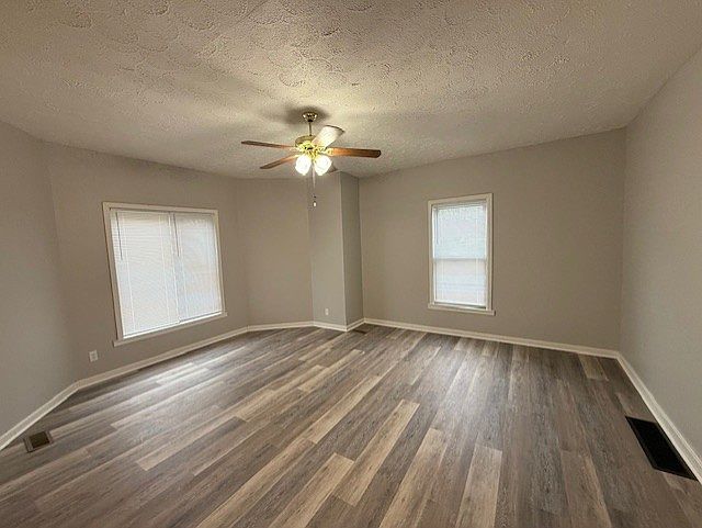 1st image of 836 Warren Ave #1