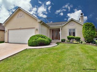 1367 Burns Dr, Elgin, IL 60120