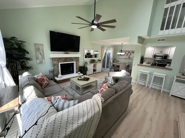 6220 Crofton Dr, Fort Wayne, IN 46835