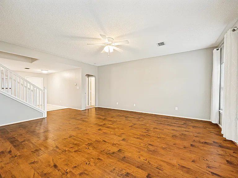 12010 Peachtree Ln — Photo 5
