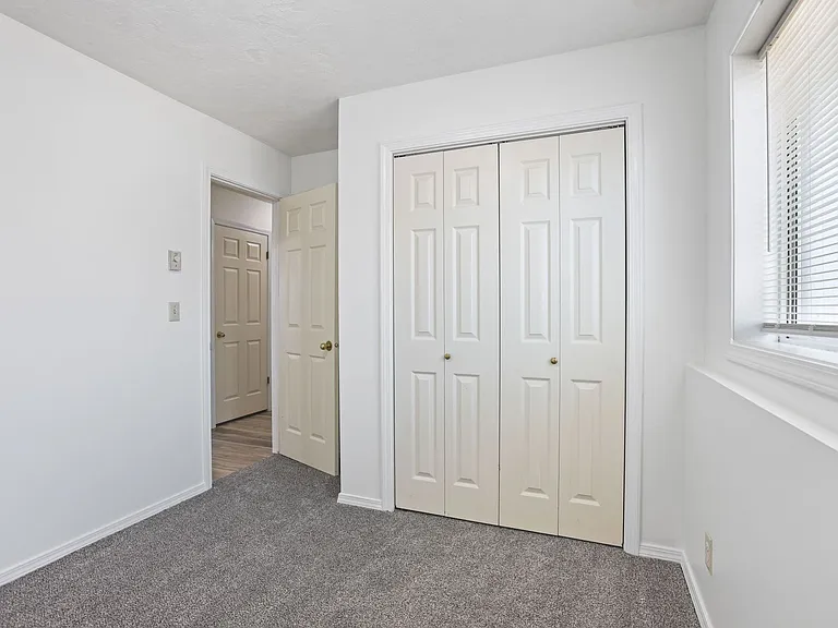 H2286UG — Photo 18