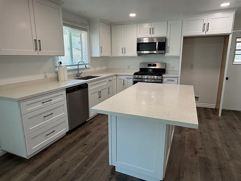 718 Raleigh St — Photo 6