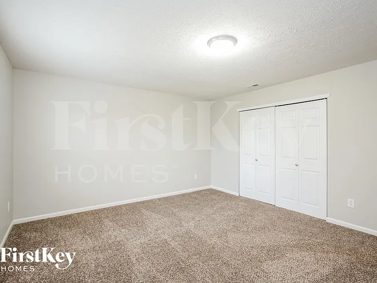 8775 N Springview Dr — Photo 9