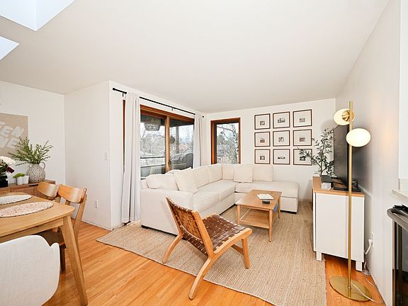 2nd image of 2101 Nob Hill Ave N APT 3A