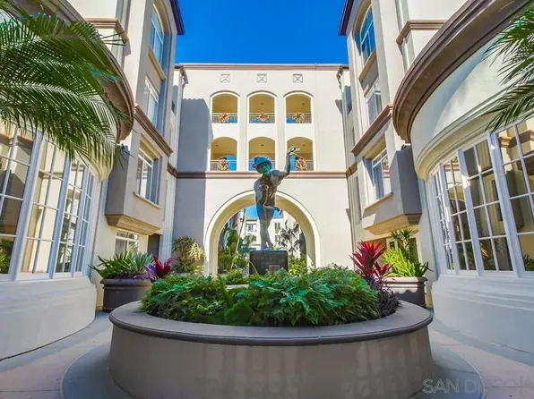 9263 Regents Rd #B206, La Jolla, CA 92037