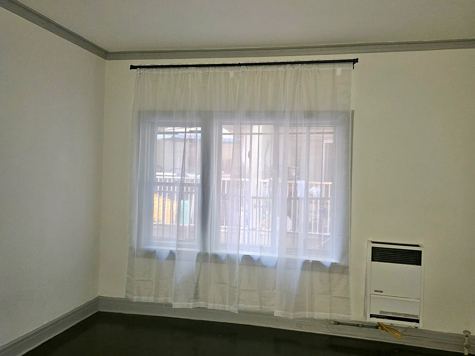 Studio, 400 sqft, $1,395 — Photo 4