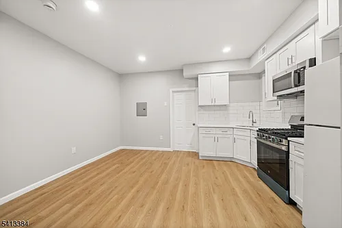 53 Henry St #D1 Photo 1