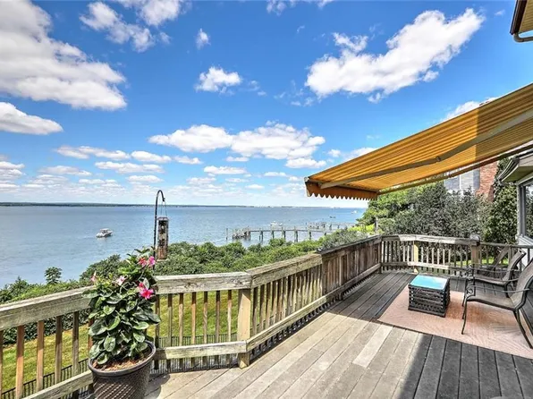 129 Seaside Dr, Jamestown, RI 02835