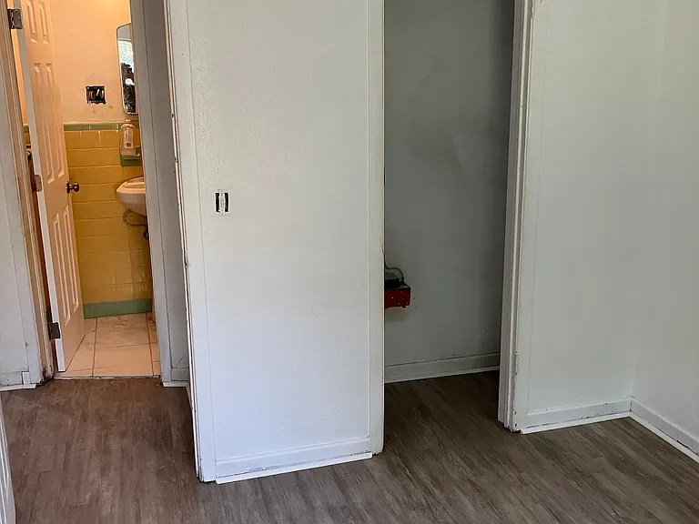 1502 S 27th St — Photo 14