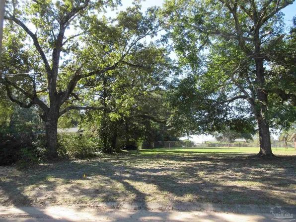 Kawanee Dr, Pensacola, FL 32514