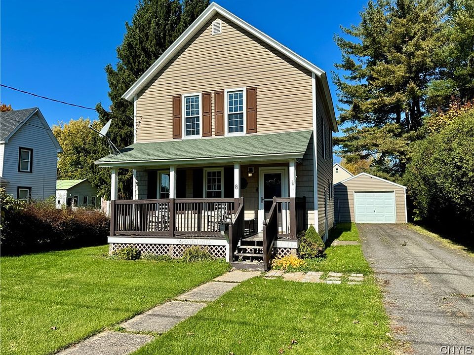 1st image of 8 Evergreen St