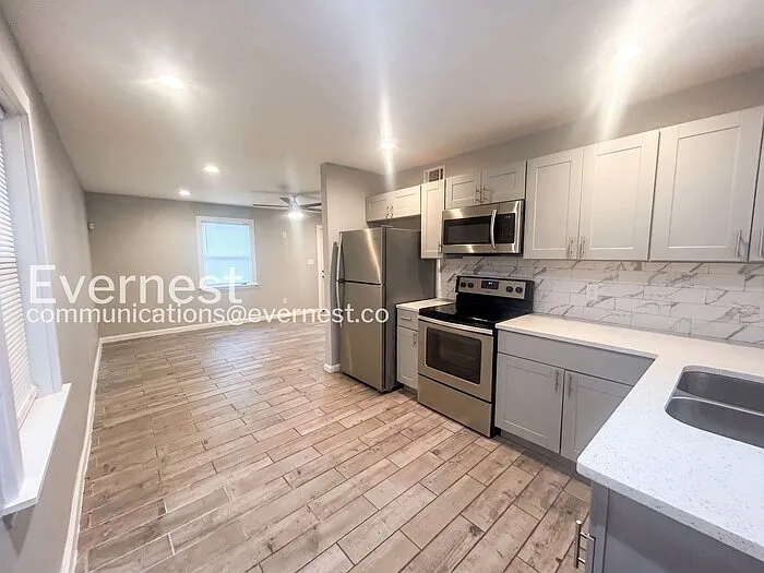 1408 Lyle Ave #A — Photo 5