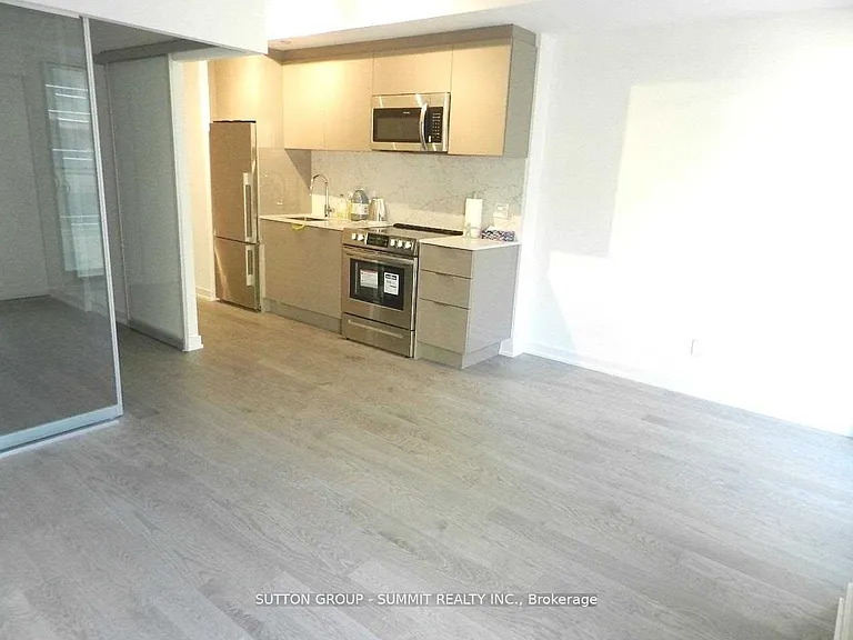 25 Richmond St E #318 — Photo 6